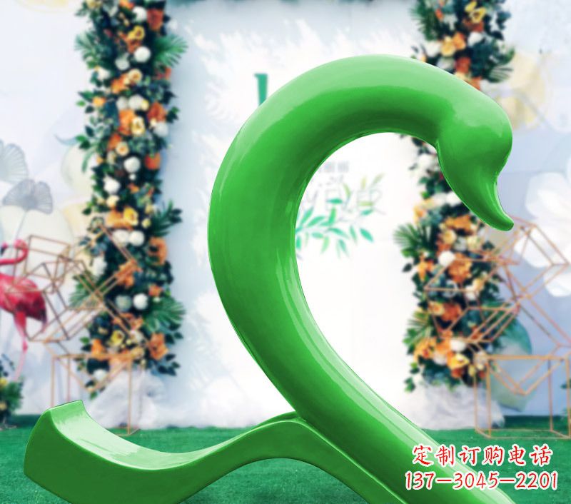周口玻璃钢爱心天鹅雕塑(左)