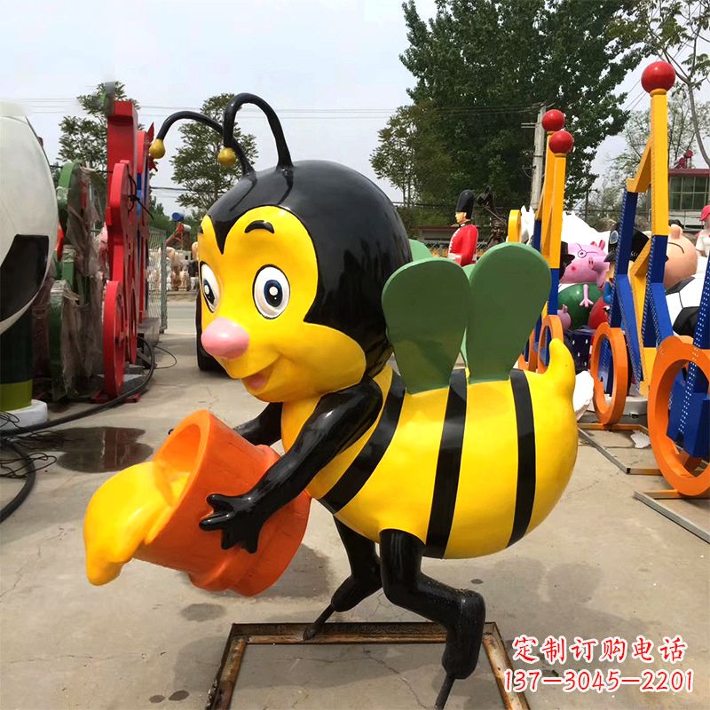 周口玻璃钢采蜜的蜜蜂雕塑