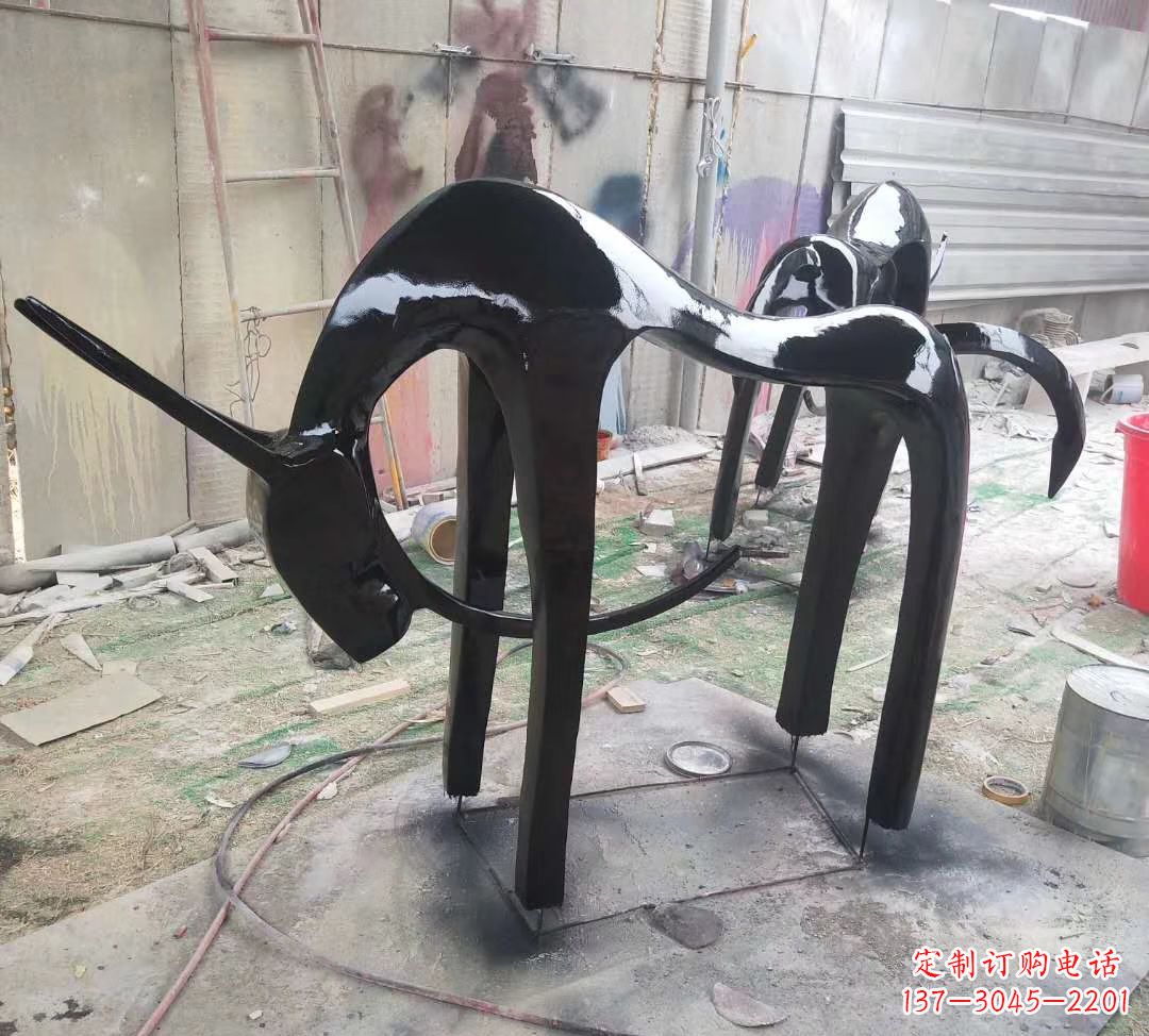周口玻璃钢抽象小鹿雕塑别墅庭院景观摆件