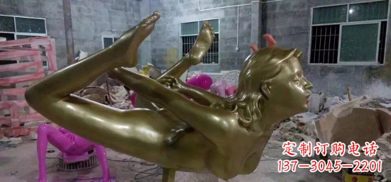 周口玻璃钢仿铜雕刻的女人雕塑