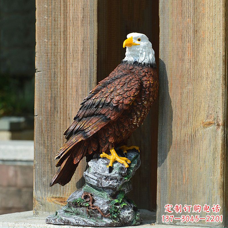 周口玻璃钢仿真动物老鹰雕塑