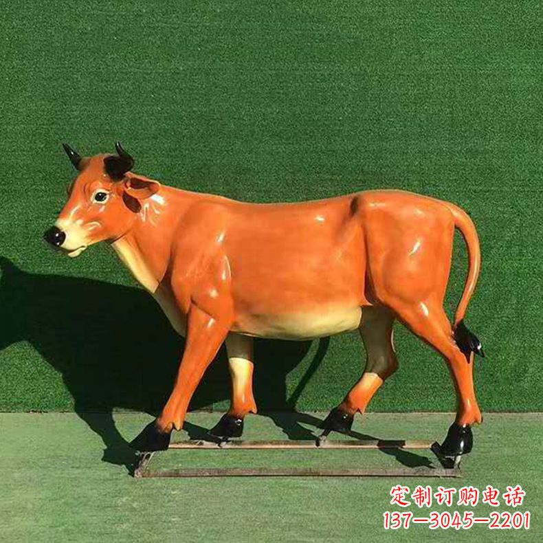 周口玻璃钢材料制作的动物雕塑