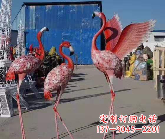 周口火烈鸟雕塑以玻璃钢创造精美的景观雕塑