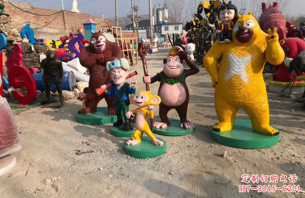 周口玻璃钢仿真熊二雕塑一种可爱的艺术品