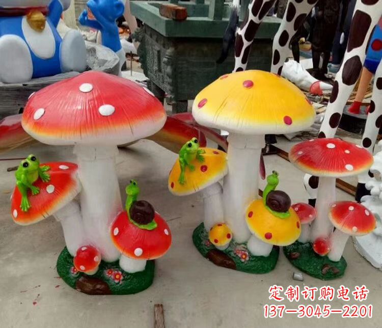 周口玻璃钢公园彩绘蘑菇雕塑
