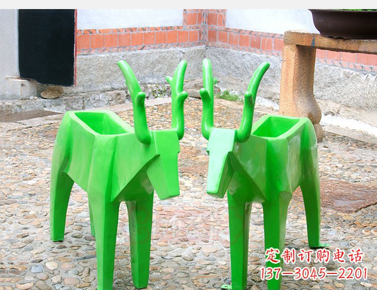 周口玻璃钢几何花盆雕塑——给动物们一个温暖的家
