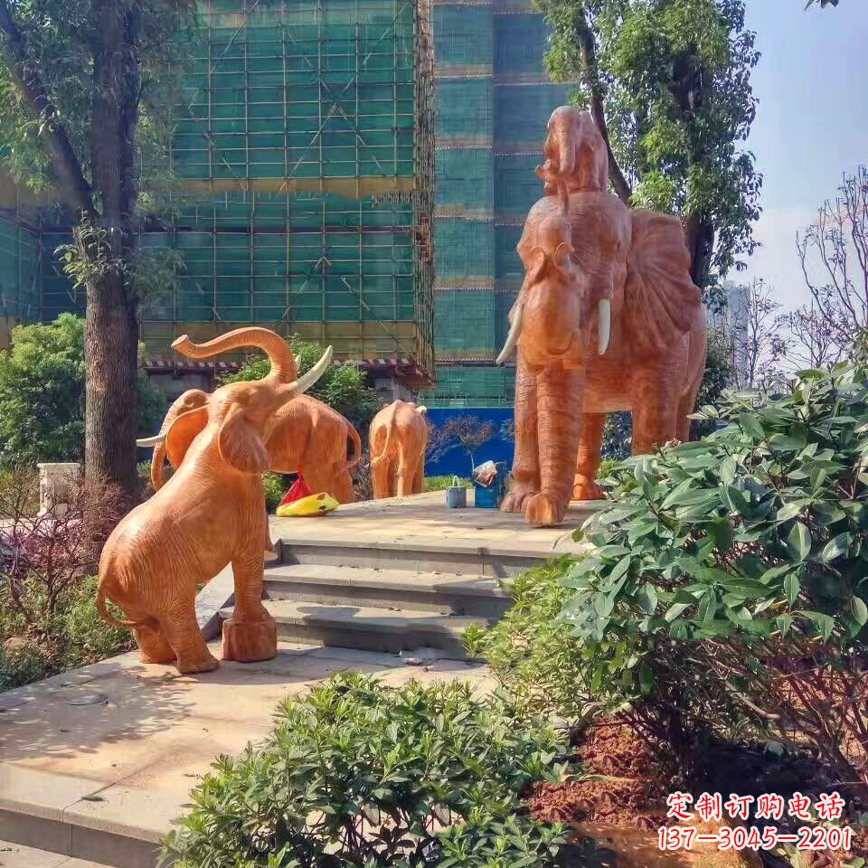 周口玻璃钢卡通大象雕塑——给小区园林带来活力