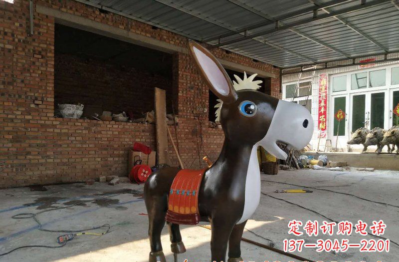 周口玻璃钢毛驴雕塑一种抒情的艺术形式