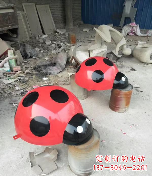 周口玻璃钢制瓢虫雕塑绚丽多彩的公园景观摆件