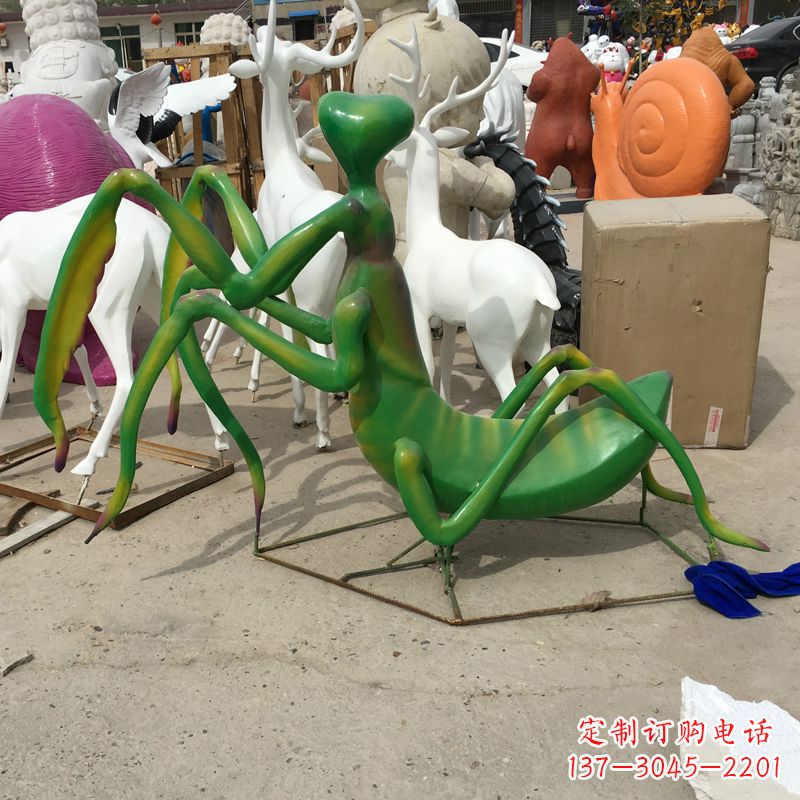周口玻璃钢螳螂——把自然之美带入室内