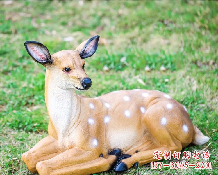 周口玻璃钢卧姿梅花鹿雕塑