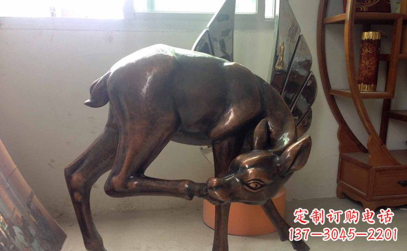 周口玻璃钢小鹿仿铜动物雕塑