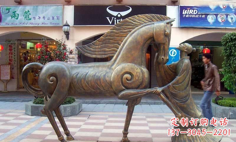 周口传承着传奇马雕塑