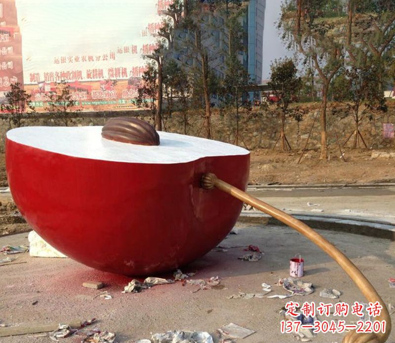 周口不锈钢半块苹果雕塑——传承古老文化的艺术品