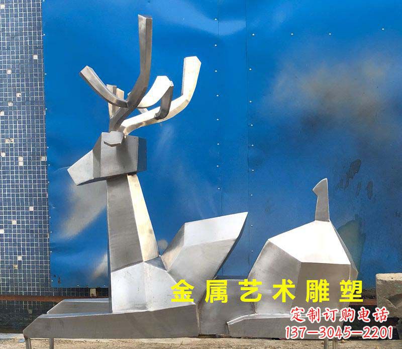 周口不锈钢别墅几何鹿雕塑——别出心裁的艺术灵感