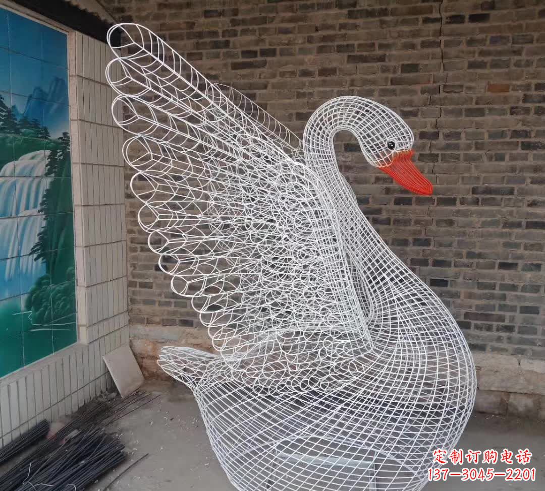 周口不锈钢制天鹅雕塑象征着和谐与美好