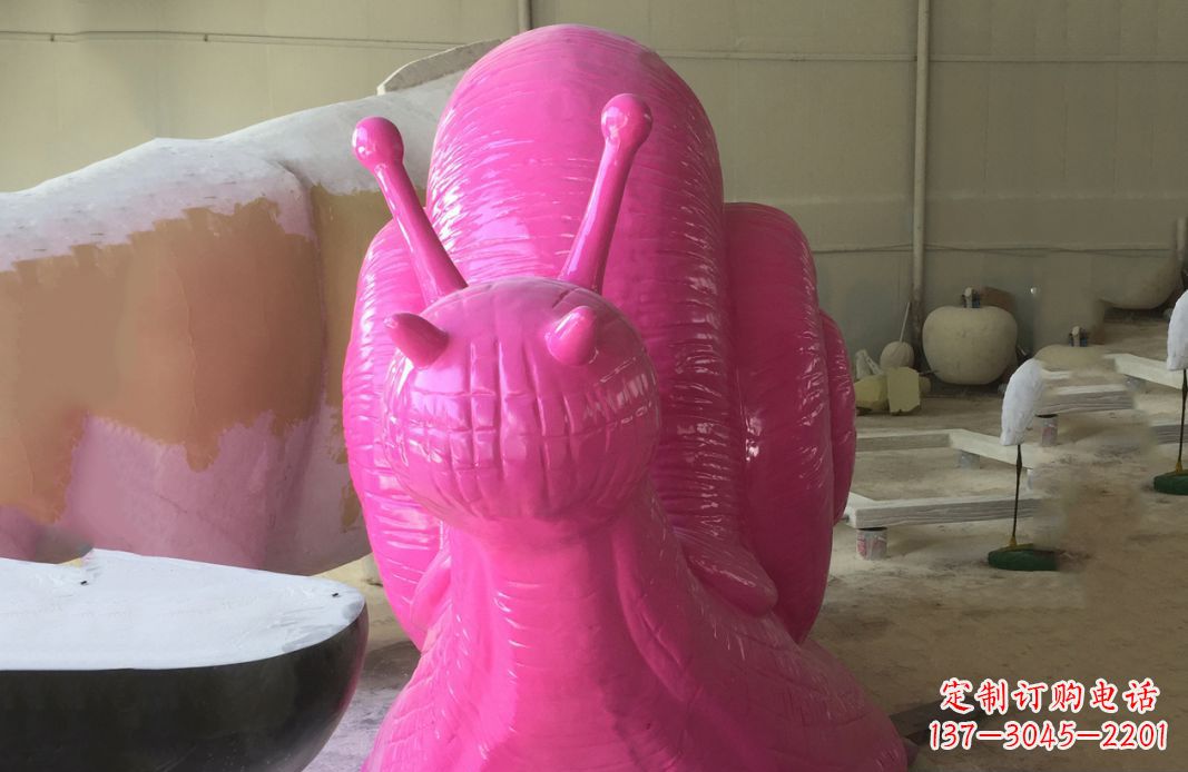 周口不锈钢彩绘蜗牛雕塑给公园景观增添点缀
