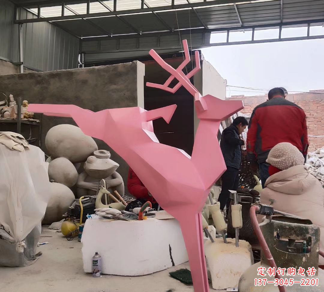 周口不锈钢彩绘小鹿雕塑艺术与美感的完美结合