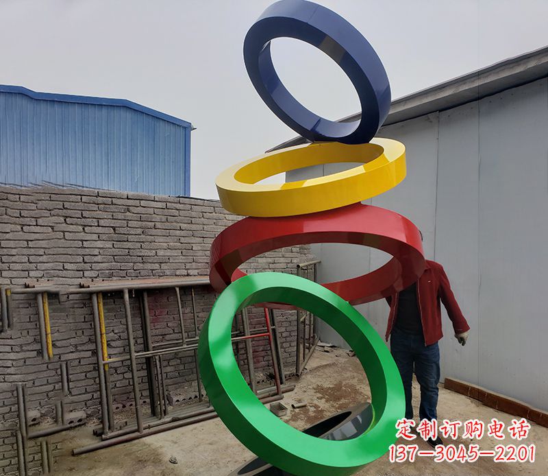 周口璀璨缤纷的不锈钢圆环雕塑