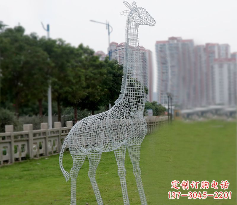周口不锈钢城市的长颈鹿雕塑