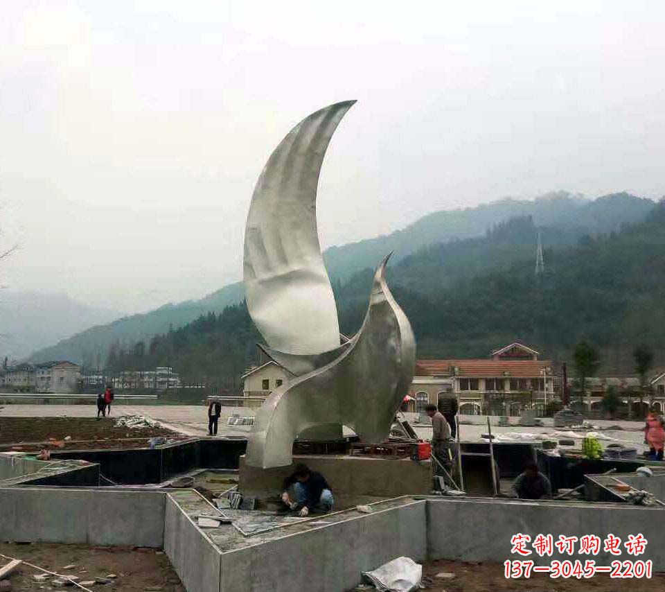 周口不锈钢鸽子雕塑——象征着和平与祥和