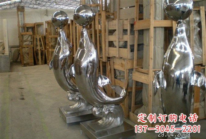周口不锈钢海豚顶球雕塑
