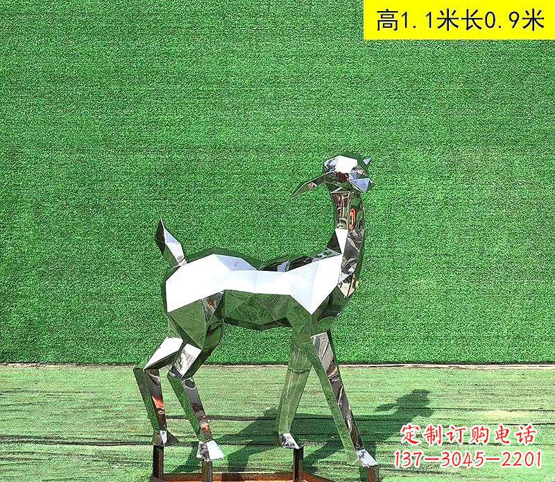 周口不锈钢小鹿雕塑精致而可爱