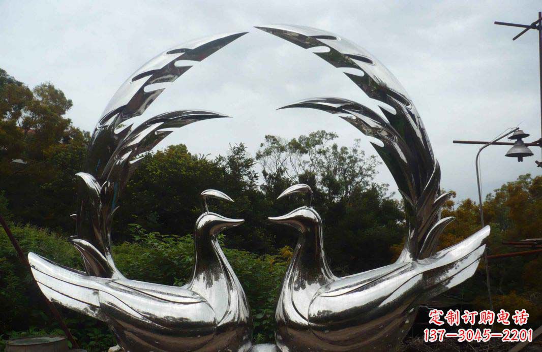 周口不锈钢孔雀雕塑浪漫与灵动