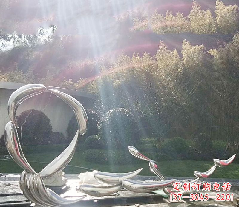 周口不锈钢鲤鱼雕塑——寓意美好的象征