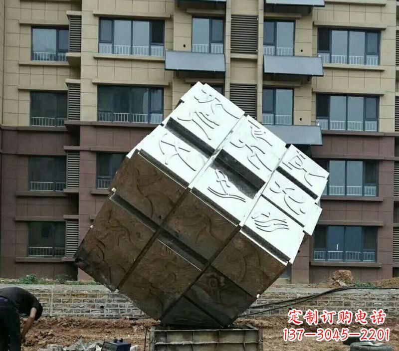 周口不锈钢魔方雕塑令人惊叹的精致艺术
