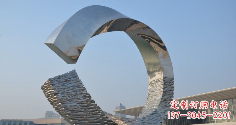 周口环绕城市的不锈钢圆环雕塑