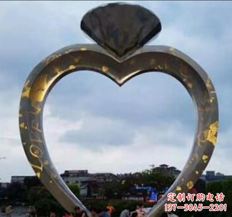 周口不锈钢创意戒指雕塑拥有独一无二的外观