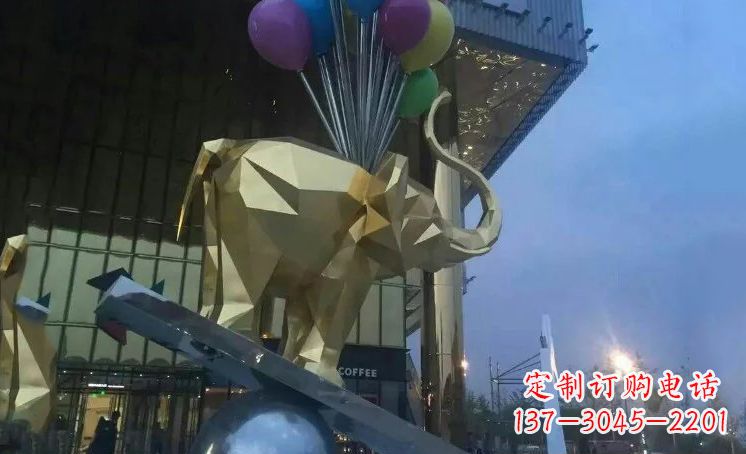 周口大象踩高跷——点缀城市景观