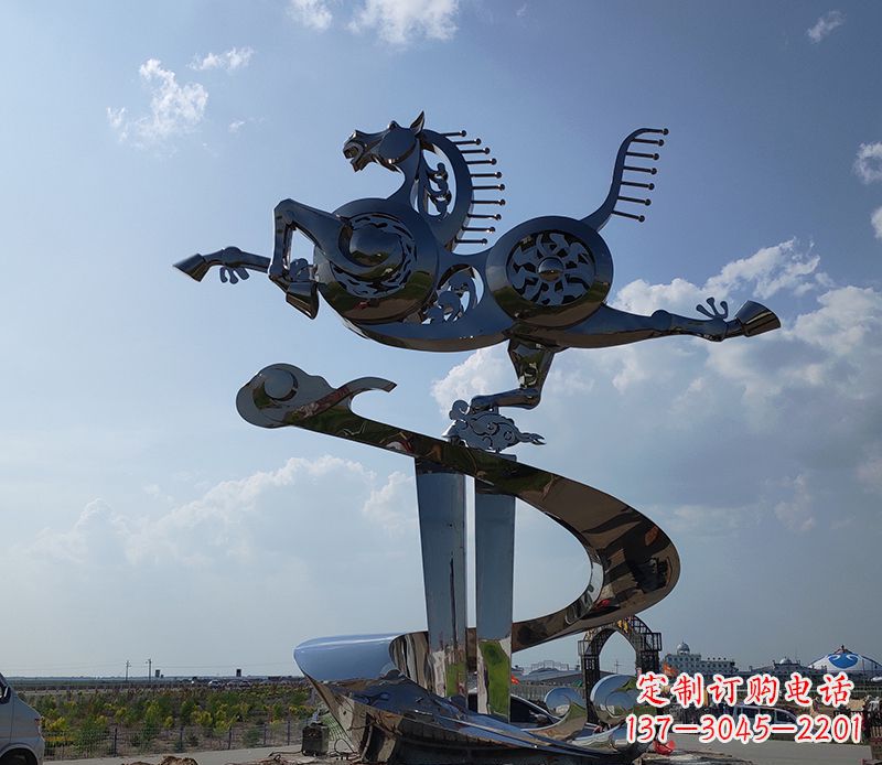 周口不锈钢大型马踏飞燕景观雕塑集艺术与自然于一体