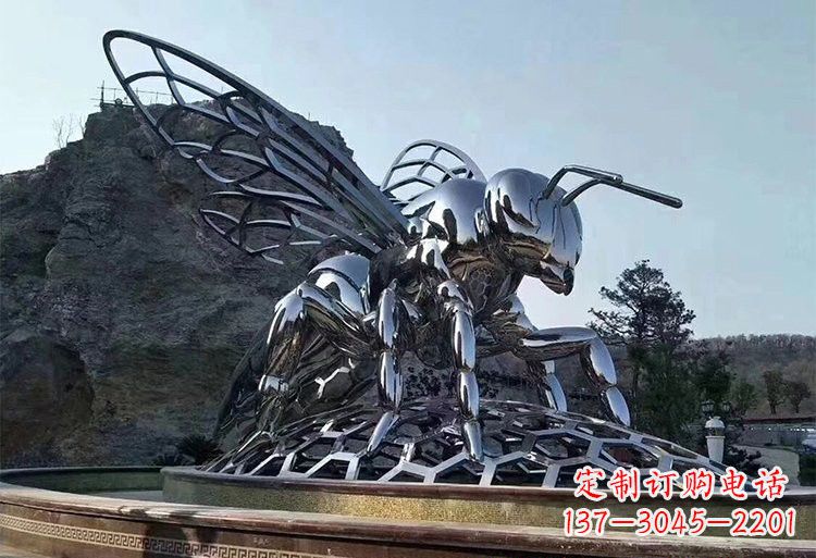 周口不锈钢大型蜜蜂雕塑铸造出精美绝伦的艺术杰作