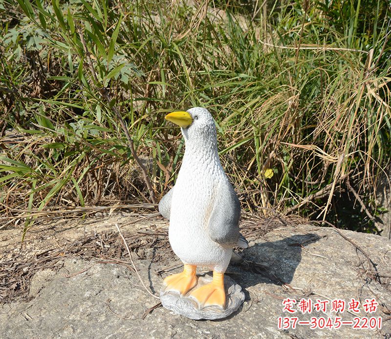 周口和平鸽雕塑传递和平的美丽象征