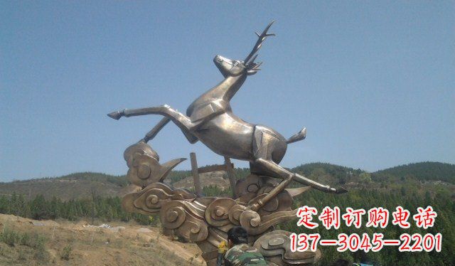 周口不锈钢动物雕塑——飞奔的鹿