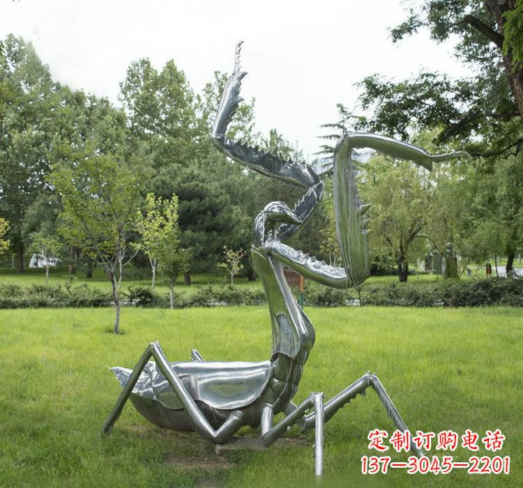 周口不锈钢螳螂雕塑精雕细琢的艺术瑰宝