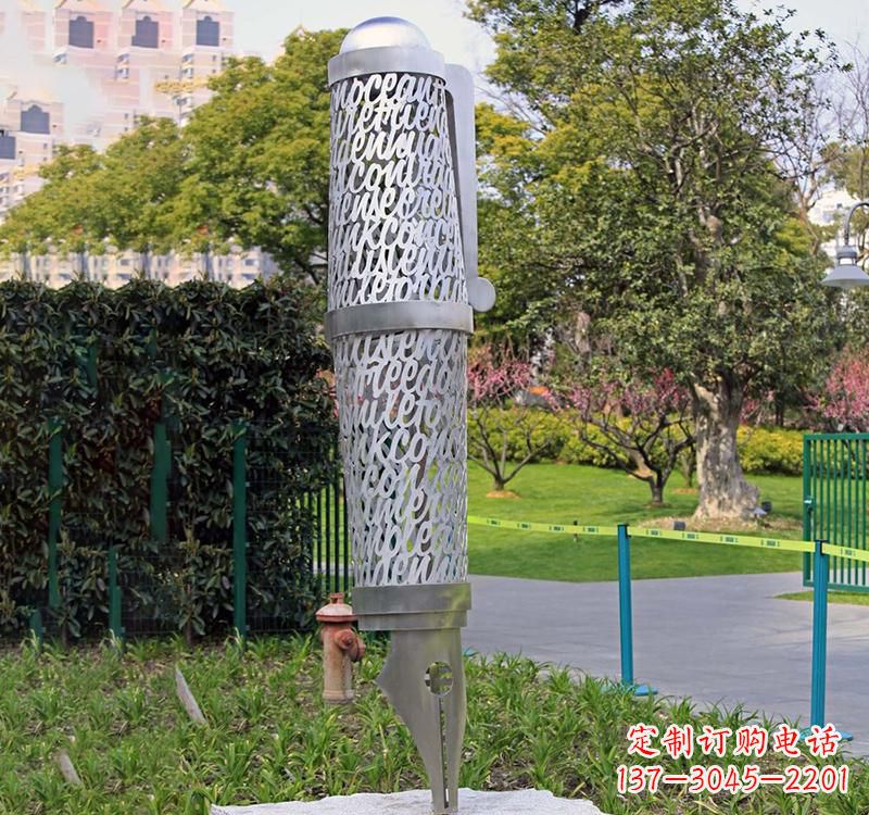 周口精致不锈钢钢笔雕塑