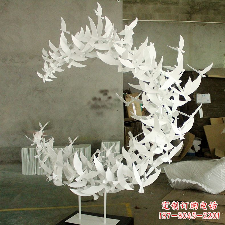 周口不锈钢鸽子翱翔的象征