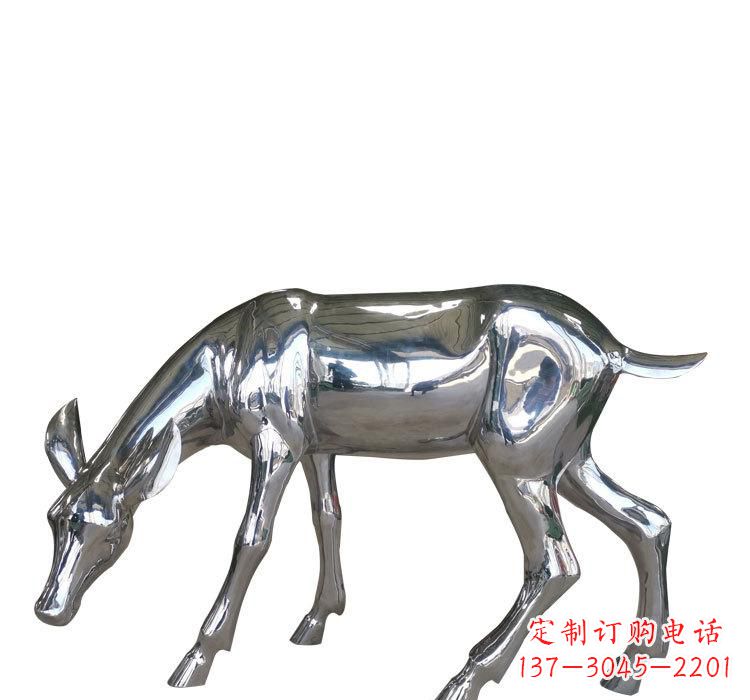 周口不锈钢公园草坪上的鹿雕塑——让美景更加完美