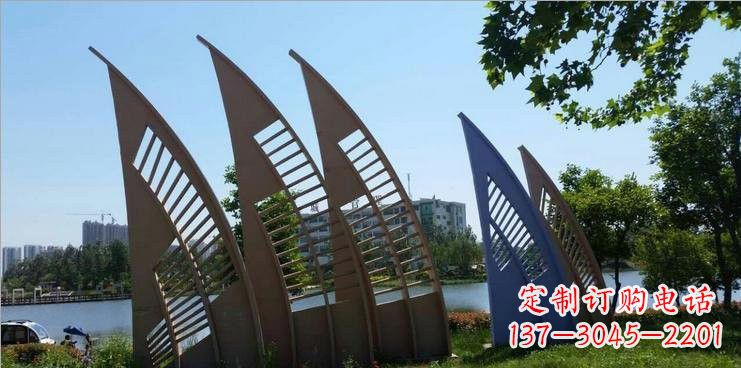 周口不锈钢公园的船帆雕塑