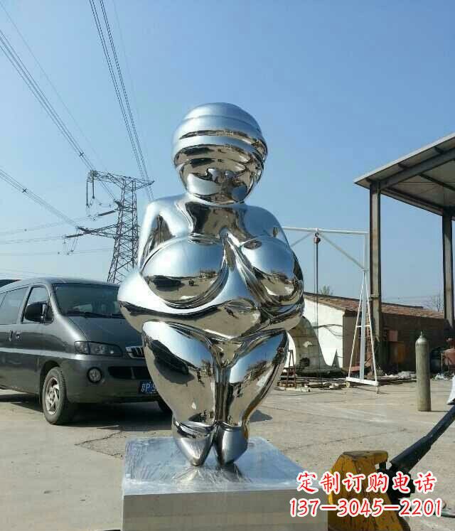周口女性之美不锈钢公园的女人雕塑