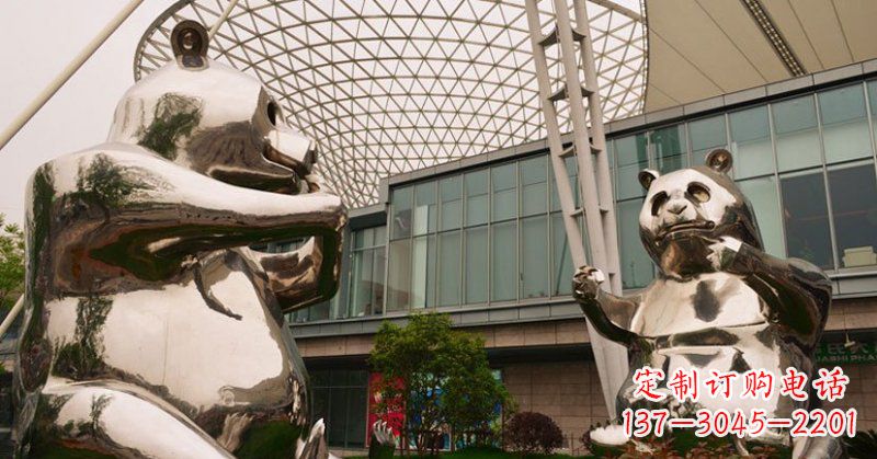 周口不锈钢公园动物镜面熊猫雕塑