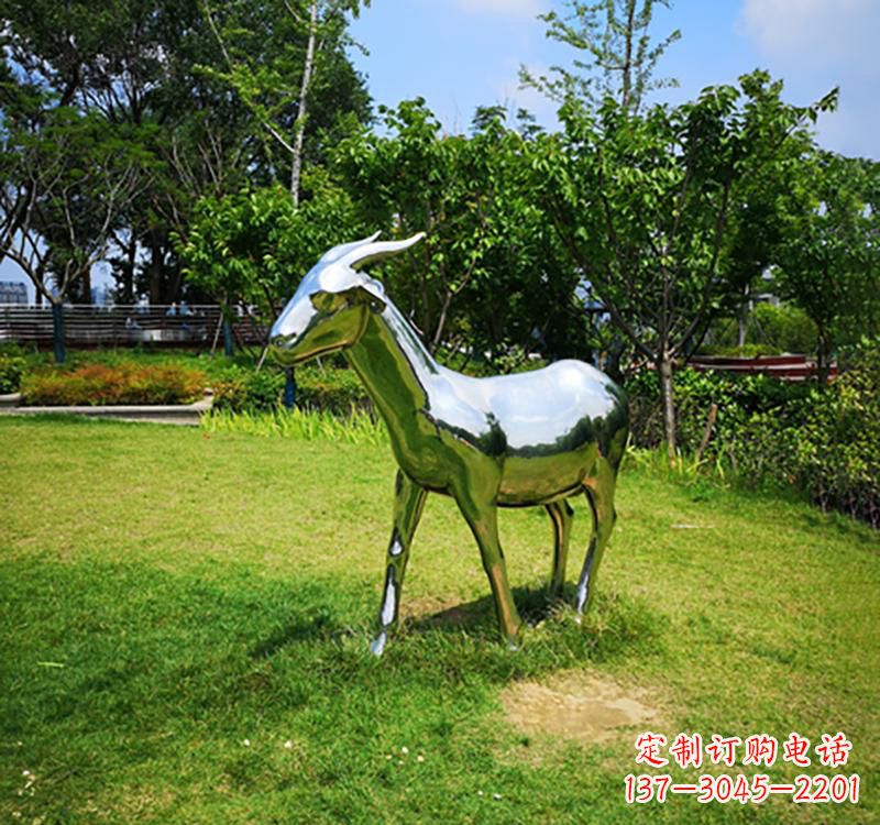 周口不锈钢公园动物镜面羊雕塑