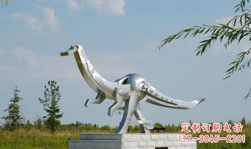 周口不锈钢鸭嘴龙雕塑艺术与自然完美结合