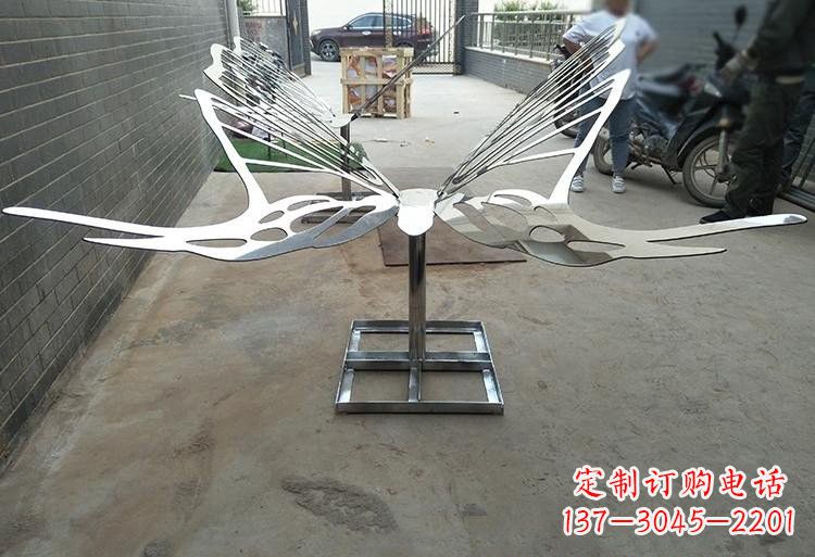周口非凡之美不锈钢公园的蝴蝶雕塑