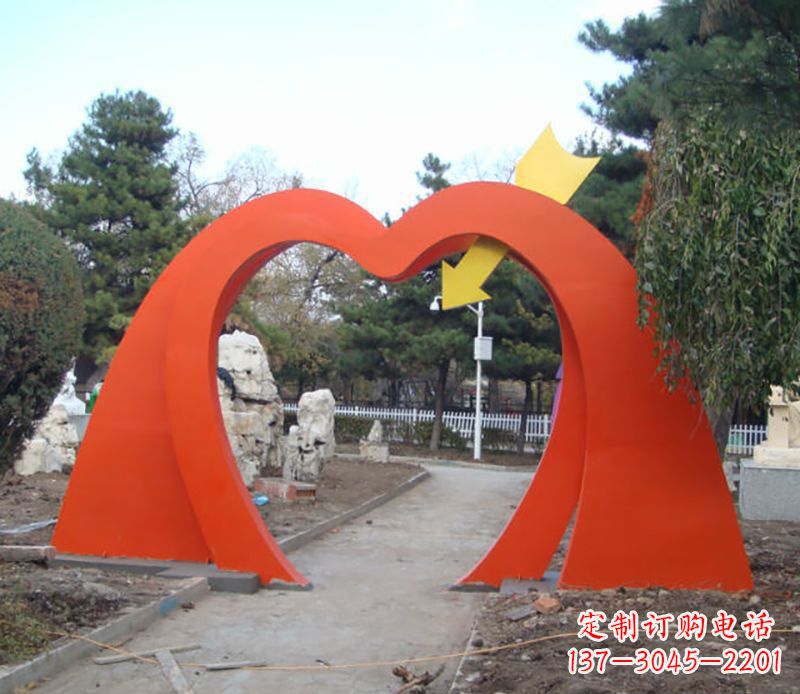 周口不锈钢拱门雕塑给空间增添灵动之美