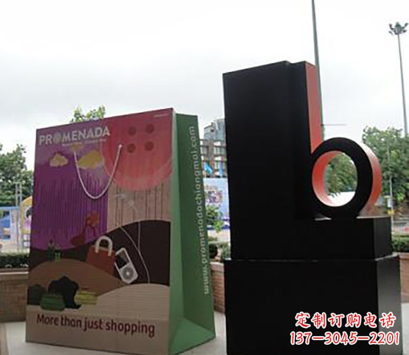 周口不锈钢购物袋雕塑为公园带来现代风格