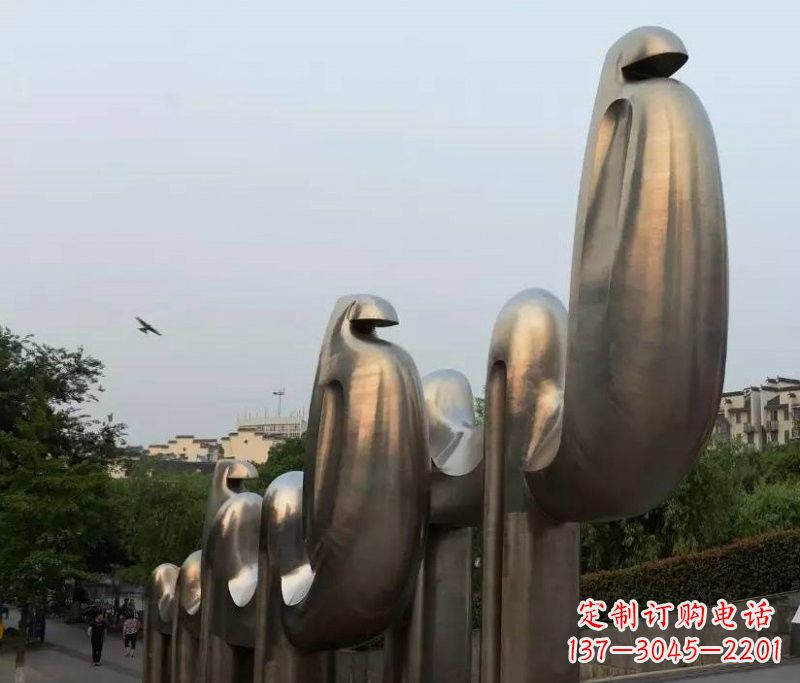周口不锈钢骆驼雕塑给城市增添新魅力